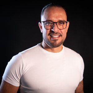 O que é laringite bacteriana grave, diagnóstico que levou Diogo Nogueira a cancelar shows