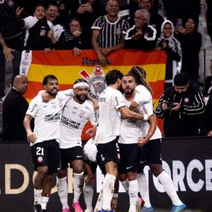 Corinthians vence o Atlético-MG com gol no fim e ganha fôlego na tabela 