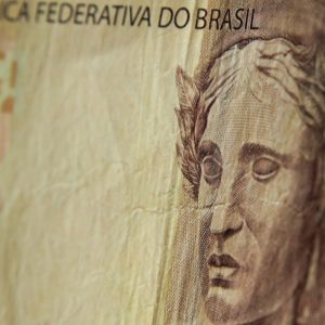 Governo de SP aplica multa recorde de R$ 1 bilhão contra Fast Shop