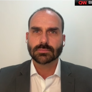 Eduardo teria poder sobre o orçamento do filme de Bolsonaro, diz Intercept