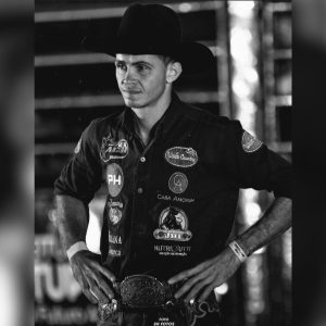 Campeão nacional e recém-casado: quem era peão de MT que morreu pisoteado por touro em rodeio de SP