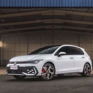 Golf GTI ganha novo lote para o Brasil; saiba o preço do esportivo