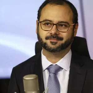Governo estuda permitir que MEIs contratem mais de um funcionário