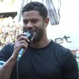 Hulk se emociona em despedida e faz declaração ao Atlético-MG: “Amo vocês”