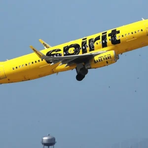 Spirit Airlines criou modelo que o setor copiou e, 34 anos depois, faliu