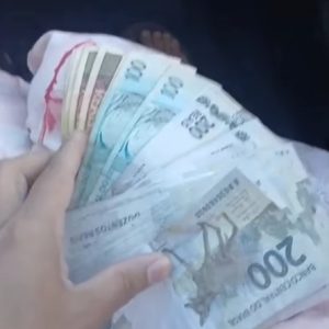 Casal acha R$ 10 mil no lixo e devolve valor ao proprietário em Nova Mutum; veja vídeo