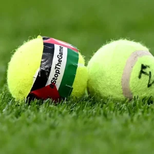 Amistoso da Irlanda é paralisado após protesto pró-Palestina; veja