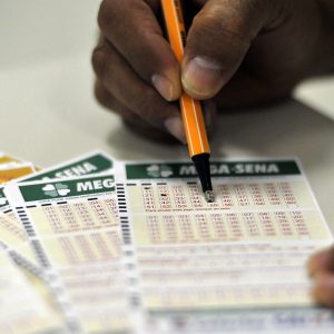 Mega-Sena acumula novamente e prêmio principal vai para R$ 65 milhões