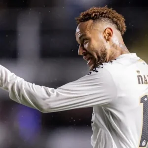 Neymar decide e Santos vence RB Bragantino a dias de convocação para a Copa