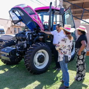 Capacitação inédita prepara mulheres rurais para operação de máquinas agrícolas em Cuiabá