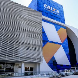 Caixa e BB liberam abono salarial para nascidos em maio e junho