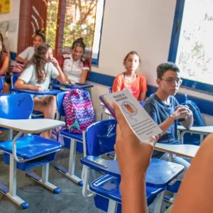 Dores menstruais tiram das aulas 4 em cada 10 alunas no país