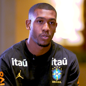 Rayan não teme Copa aos 19 anos e mantém postura: “Personalidade forte”