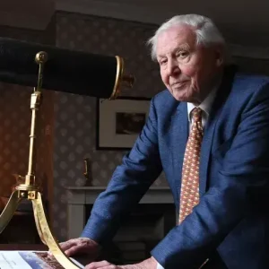 Príncipe William celebra 100 anos de naturalista David Attenborough