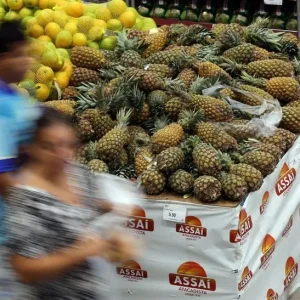 Inflação sobe 0,67% em abril com pressão de alimentos e medicamentos