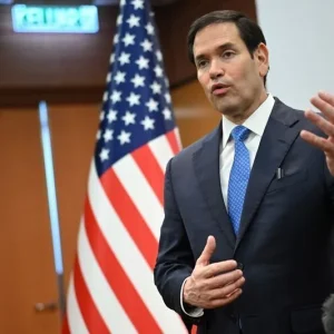 Estreito de Ormuz deve ser aberto “de um jeito ou de outro”, diz Rubio