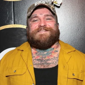 Cantor de “Lose Control” revela perrengue ao se ouvir no rádio pela 1ª vez