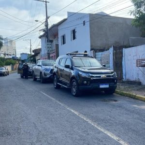 Suspeito de abusar da filha morre em confronto com a PF