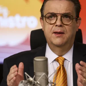 Ministro teme emenda que reduz INSS para compensar fim da escala 6×1