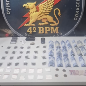 Força Tática prende mulher com porções de maconha e cocaína em Várzea Grande