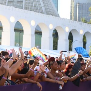 Parada LGBTQIA+ no Rio defende mais representantes no Legislativo