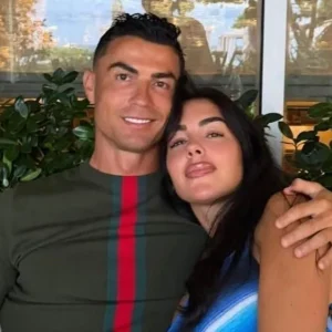 Georgina Rodríguez reencontra Cristiano Ronaldo após jogo de Portugal; veja