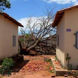 Prefeitura compra cestas básicas sem licitação para atender famílias atingidas por temporal em janeiro