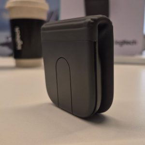 Logitech lança mouse dobrável Mobi Fold e apresentador com feedback háptil