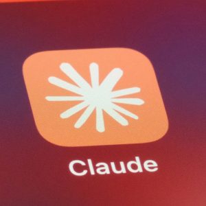 Anthropic é acusada de enganar clientes sobre limites em planos do Claude
