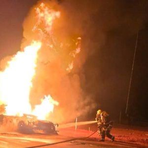 Caminhão pega fogo na BR-163 e bombeiros usam 4 mil litros de água no combate | RepórterMT