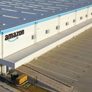 AWS diz que trocar jovens por IA é erro e ameaça futuro das empresas
