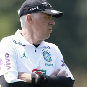 Ancelotti sobre titular na seleção: “Vão apoiar Neymar ou Endrick?”