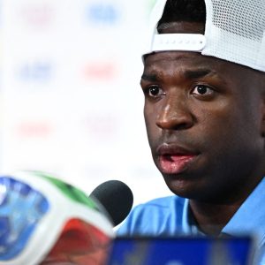 Mais experiente, Vini Jr. afirma que Brasil “chega para ser campeão”