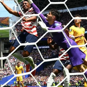 Estados Unidos bate a Austrália e fica perto da classificação