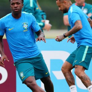 Com Neymar de volta, Brasil encara Escócia, velha conhecida em Copas