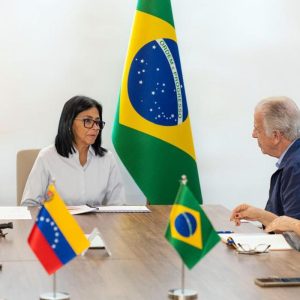 “Ajuda brasileira não será episódica”, diz Múcio em visita à Venezuela