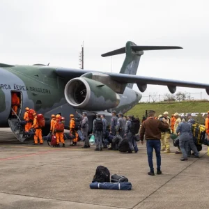Brasil confirma terceiro voo com ajuda humanitária para Venezuela