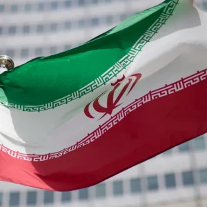 Irã confirma ataque a bases militares dos EUA no Kuwait e no Bahrein