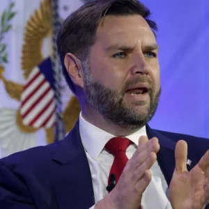 Trump pode divulgar o acordo com Irã antes de sexta-feira, diz Vance