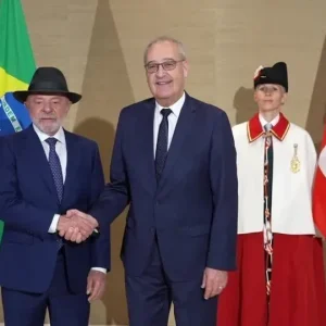 Lula se reúne com presidente da Suíça antes da cúpula do G7 na França