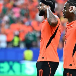 Em duelo de invictos, Holanda e Marrocos se enfrentam no mata-mata da Copa