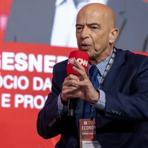 Não há espaço fiscal para fim da escala 6×1, diz Gesner Oliveira