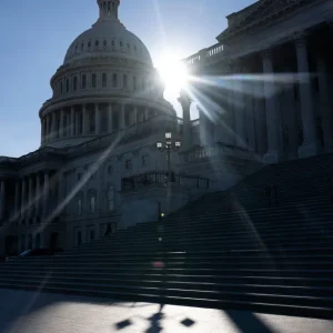 Trump cancela assinatura de projeto de lei e inicia crise com o Congresso