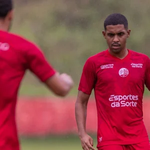 duelo quente nos Aflitos pela Série B