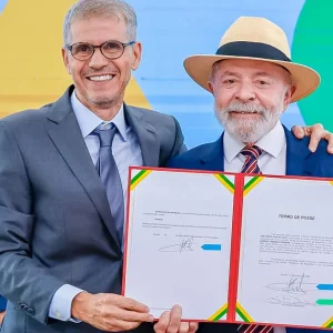 PL alega gasto acima do teto e pede veto a publicidades do governo Lula