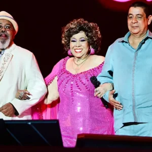 Zeca Pagodinho, Alcione e Jorge Aragão animam SP em noite de samba
