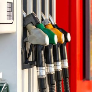 Acordo entre EUA e Irã reduz preços dos combustíveis no Brasil; diesel acumula queda de até 8,5%, aponta IPTL