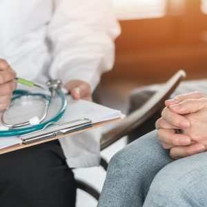 Hormônio deixou de ser vilão? O que mudou no tratamento da menopausa na última década