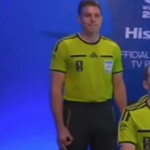 Copa do Mundo: Fifa dá veredito após gesto polêmico de árbitro australiano