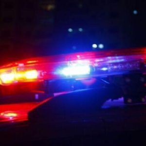Homem surta, quebra vidro de carro e tenta colocar fogo em veículo em Lucas do Rio Verde; PM é acionada